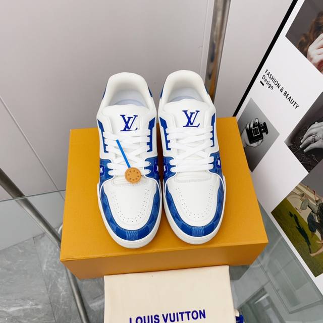 Lv-Trainer路易-威登 Pk市场一切版本 情侣款 走秀新款 篮球板鞋 代购品质 原版1：1开发复刻！！上脚非常舒适 做工精细 鞋面由意大利进口小牛皮拼接